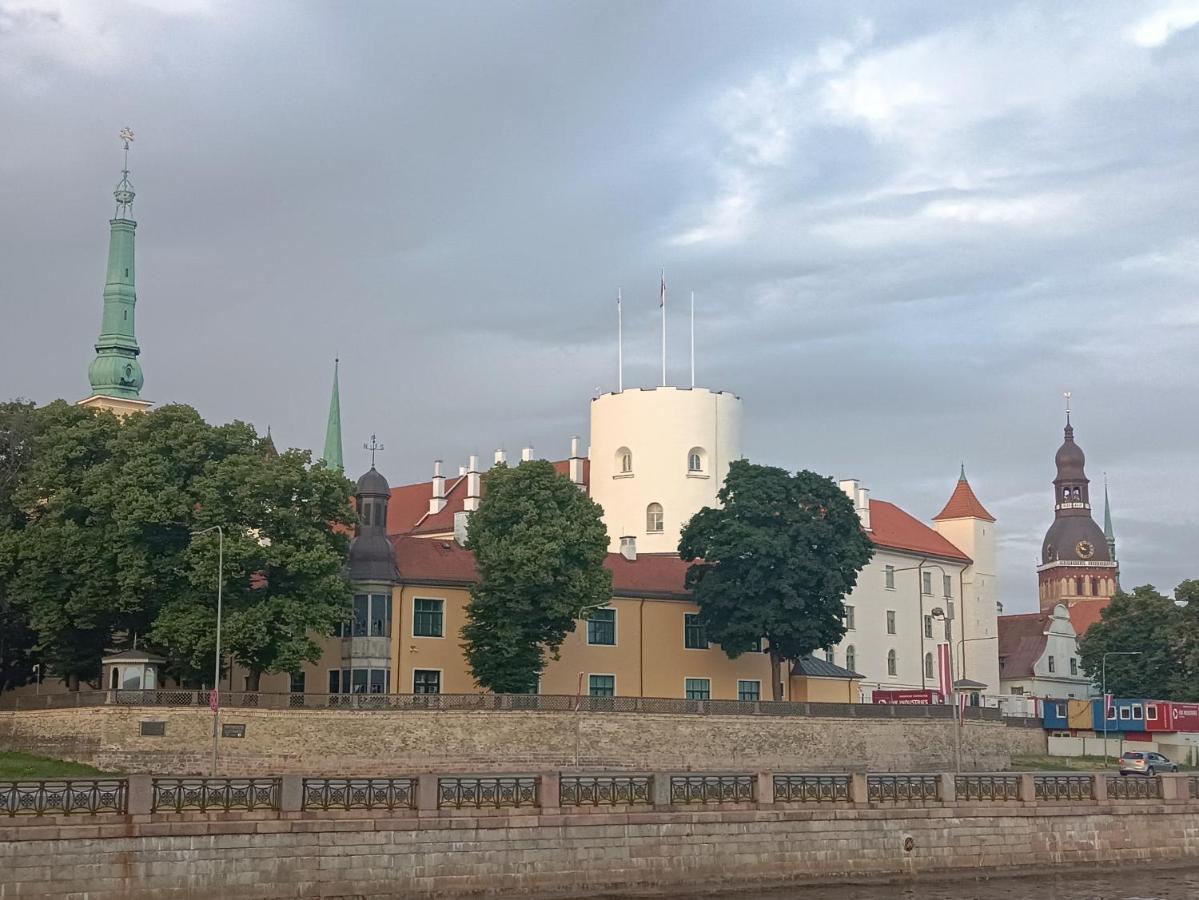 Riverside Old Town Spacious One Bedroom Few Steps From Dome Square And Cathedral Dzīvoklis Riga
